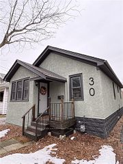 30 Eastchester Avenue, St. Catharines, ON, exterior