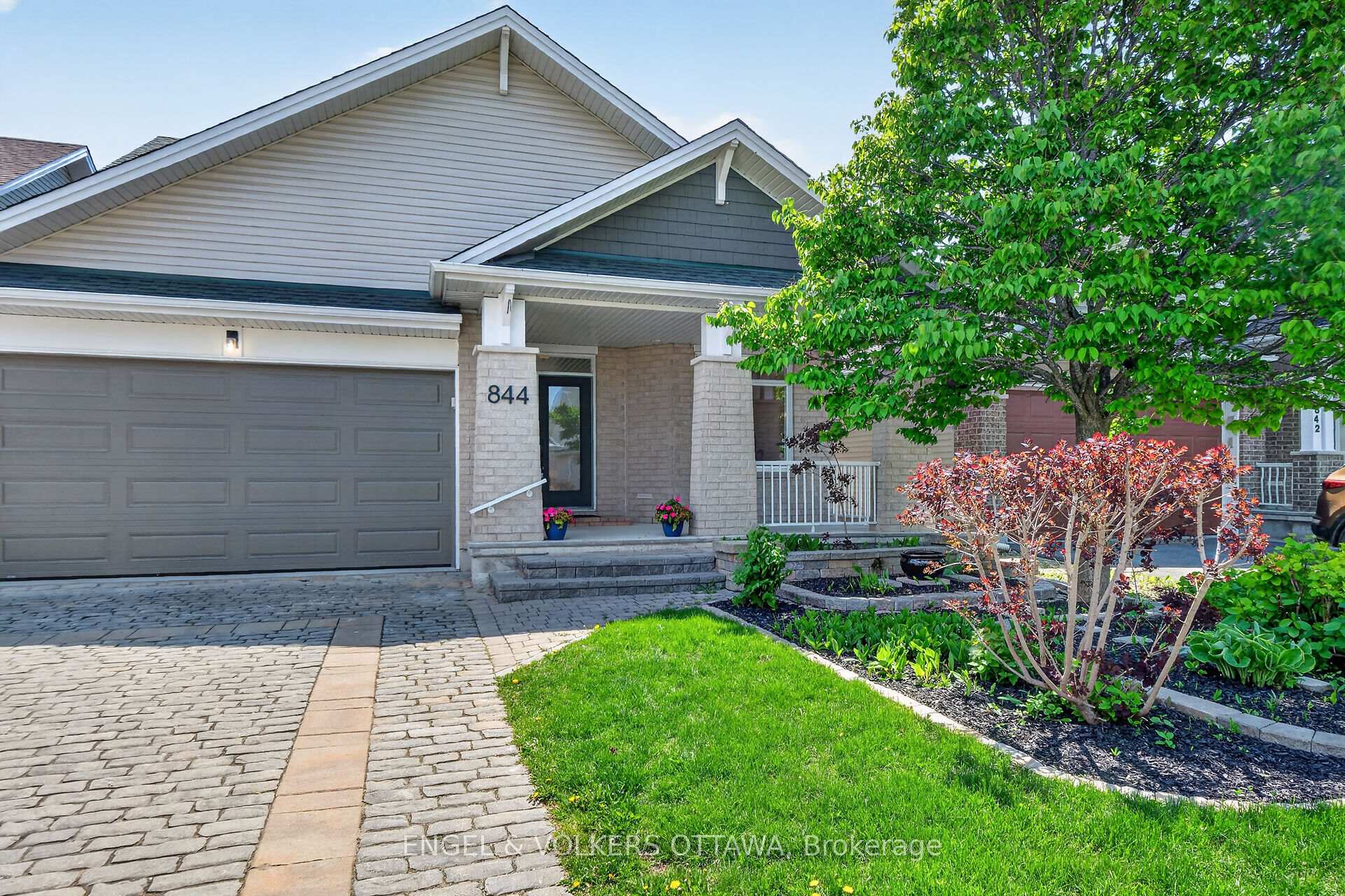 844 Swallowtail Crescent, Orleans - Cumberland and Area, ON, exterior