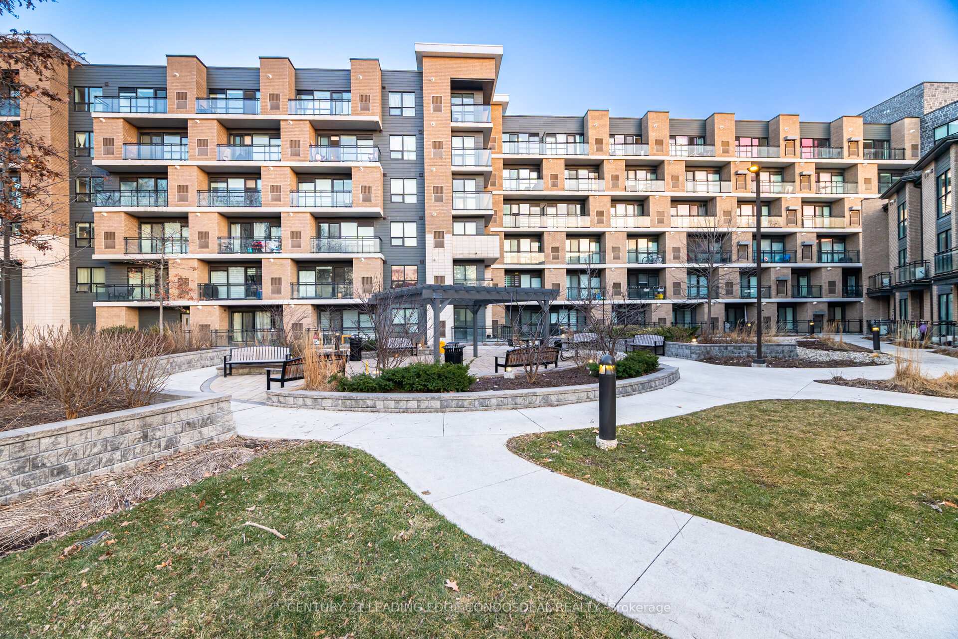 424 - 1 Falaise Road, Toronto E10, ON, exterior