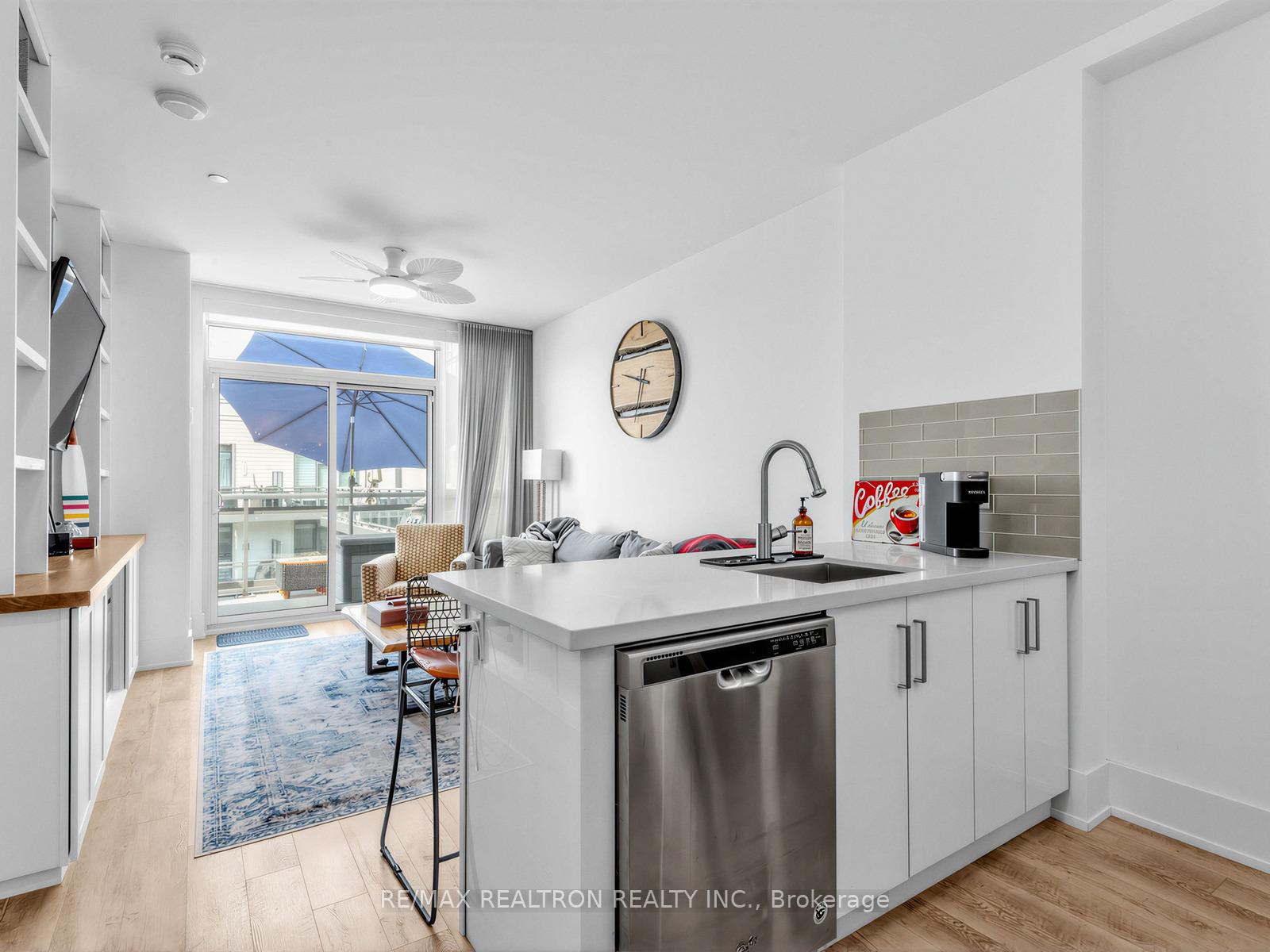 B419 - 271 Sea Ray Avenue, Innisfil, ON, exterior