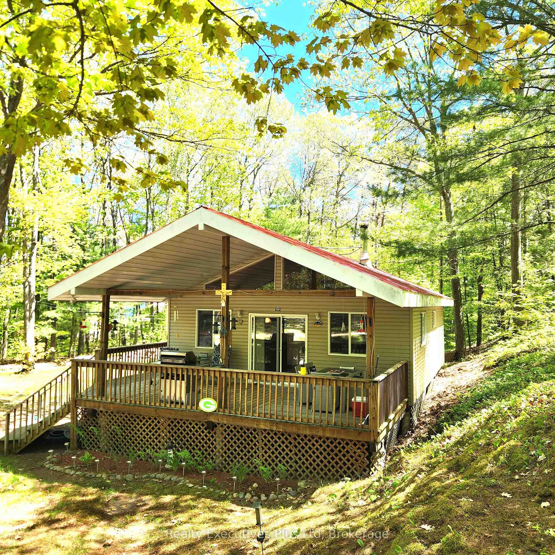 12 Waagosh Miikans Lane, Christian Island 30, ON, exterior