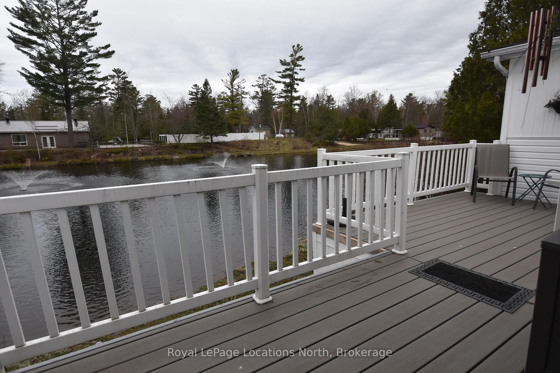 20 TOPAZ Street W, Wasaga Beach, ON, exterior