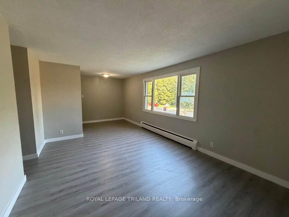 1 - 1566 Allen Place, London East, ON, exterior