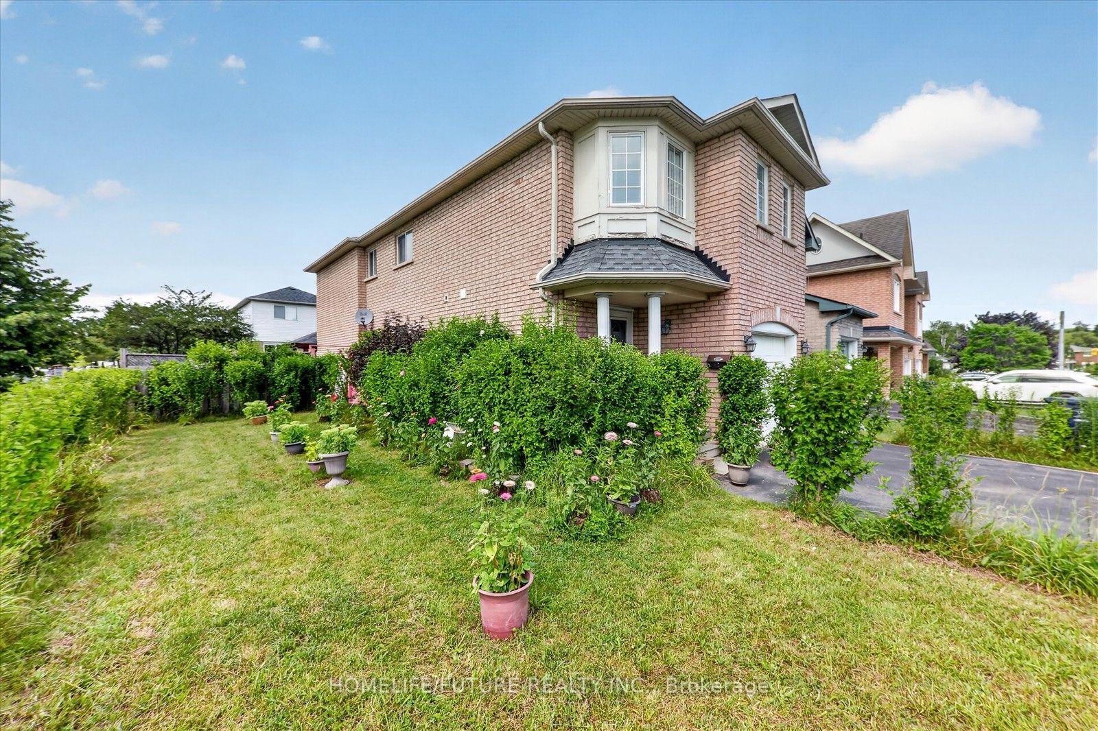 16 Rozell Road, Toronto E10, ON, exterior