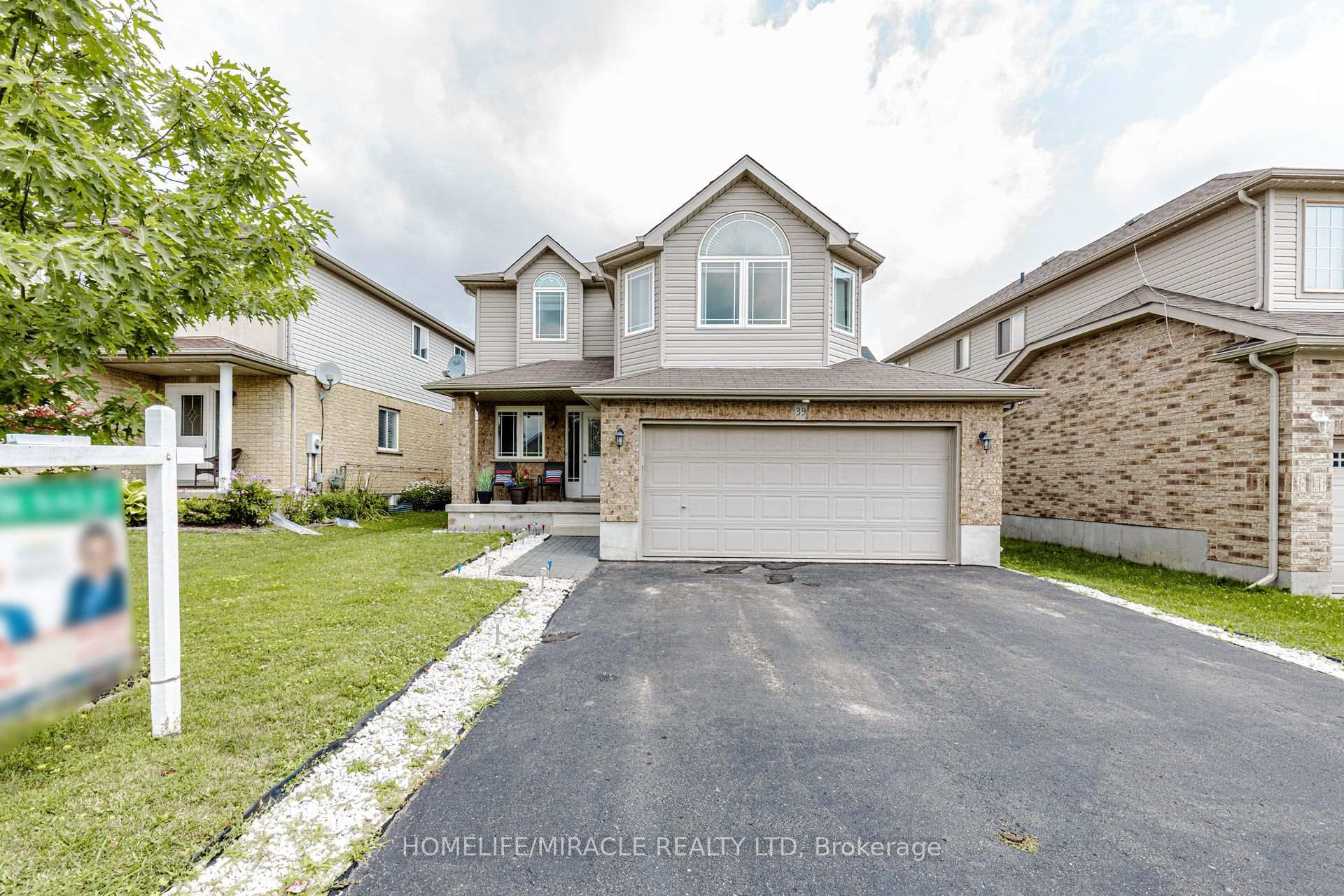 39 Washburn Drive, Guelph, ON, exterior