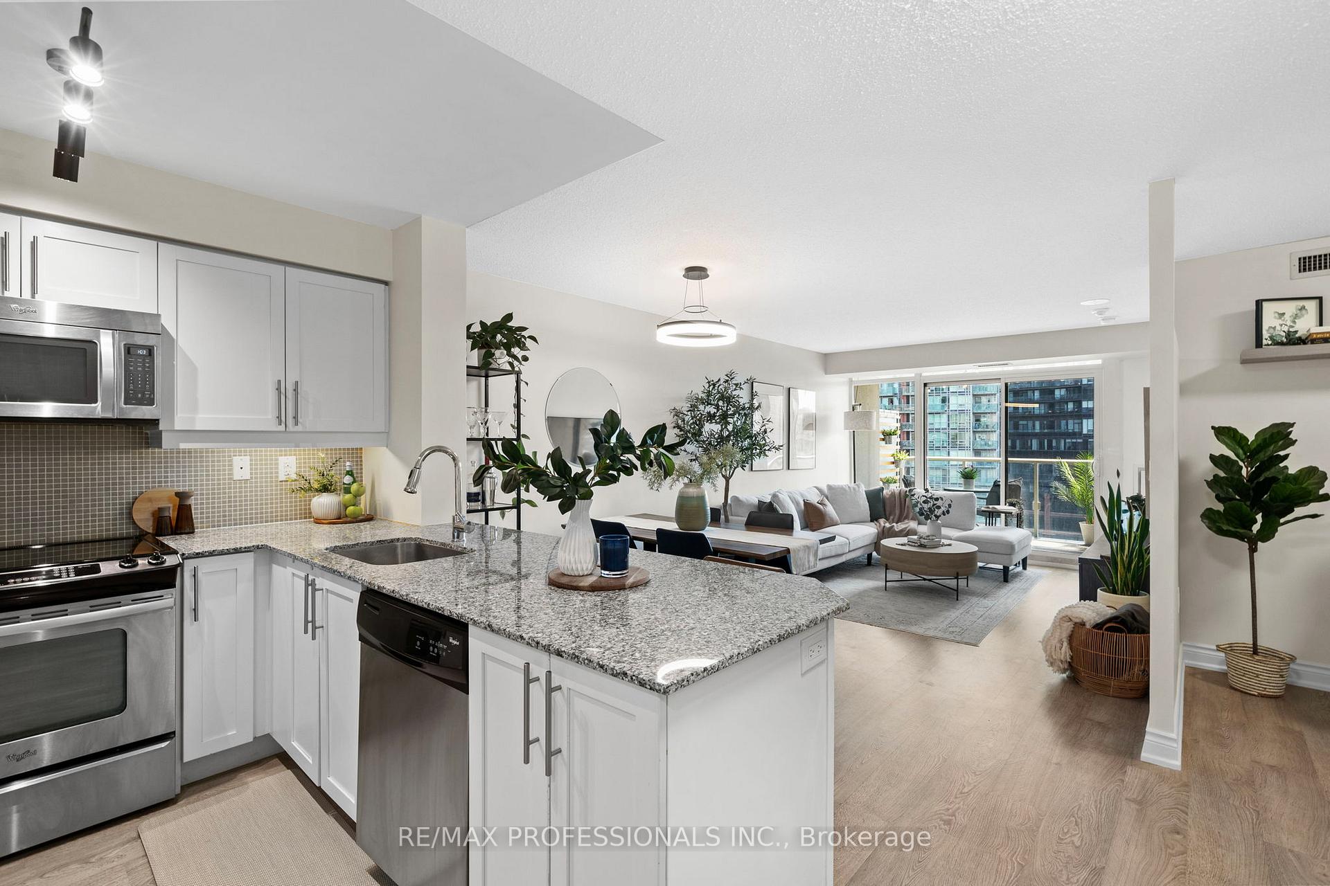 909 - 125 Western Battery Road, Toronto C01, ON, exterior