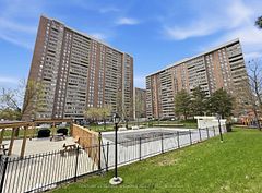 210 - 18 Knightsbridge Road, Brampton, ON, exterior