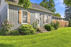4 South Street, Norwich, ON, exterior
