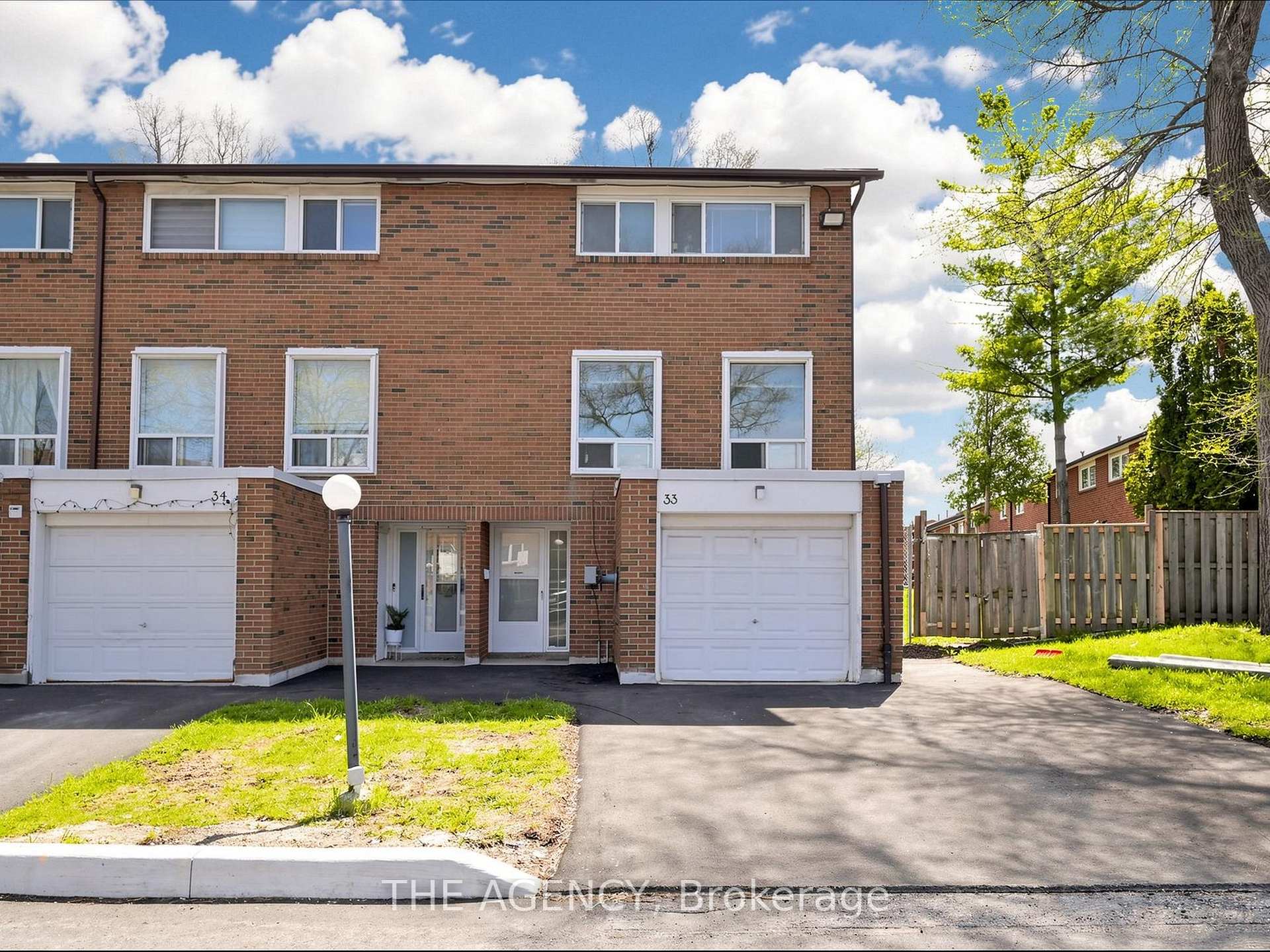 #33 - 1559 Albion Road, Toronto W10, ON, exterior