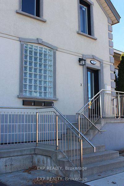 Unit #3 - 33 Front Street N, Orillia, ON, exterior
