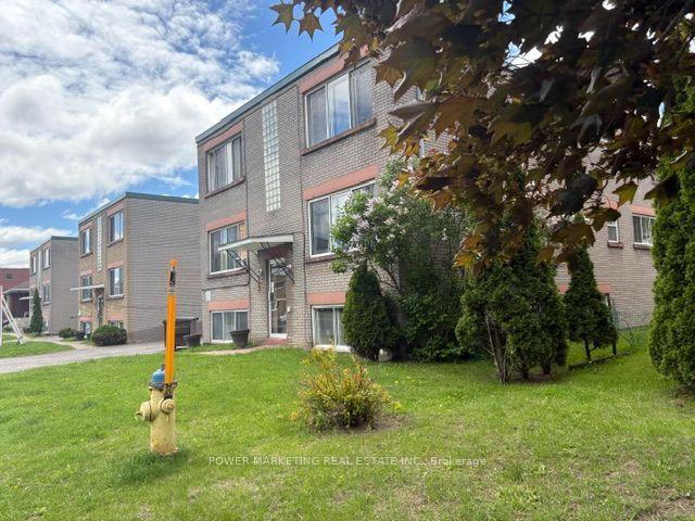 644-656 DE L'EGLISE Street, Vanier and Kingsview Park, ON, exterior