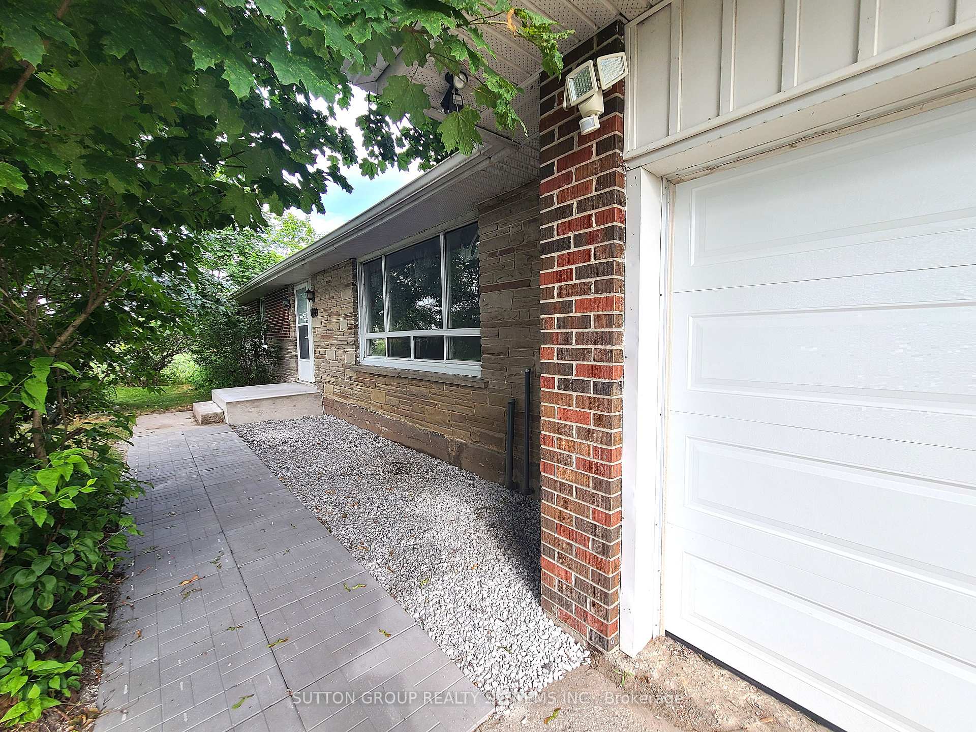 998 King Road, King, ON, exterior