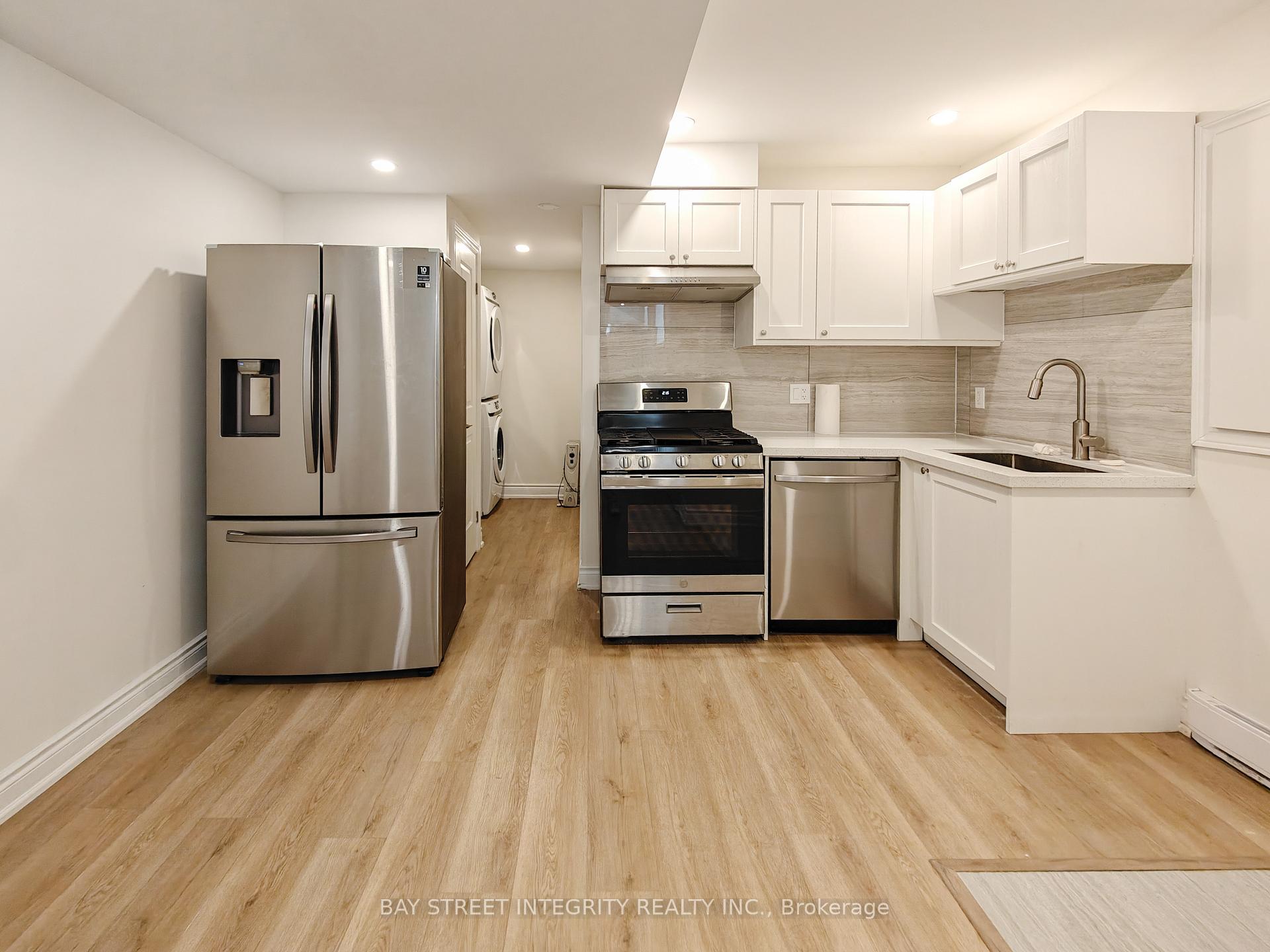 Lower - 598 Crawford Street, Toronto C01, ON, exterior