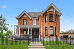 30 Mary Street, Barrie, ON, exterior