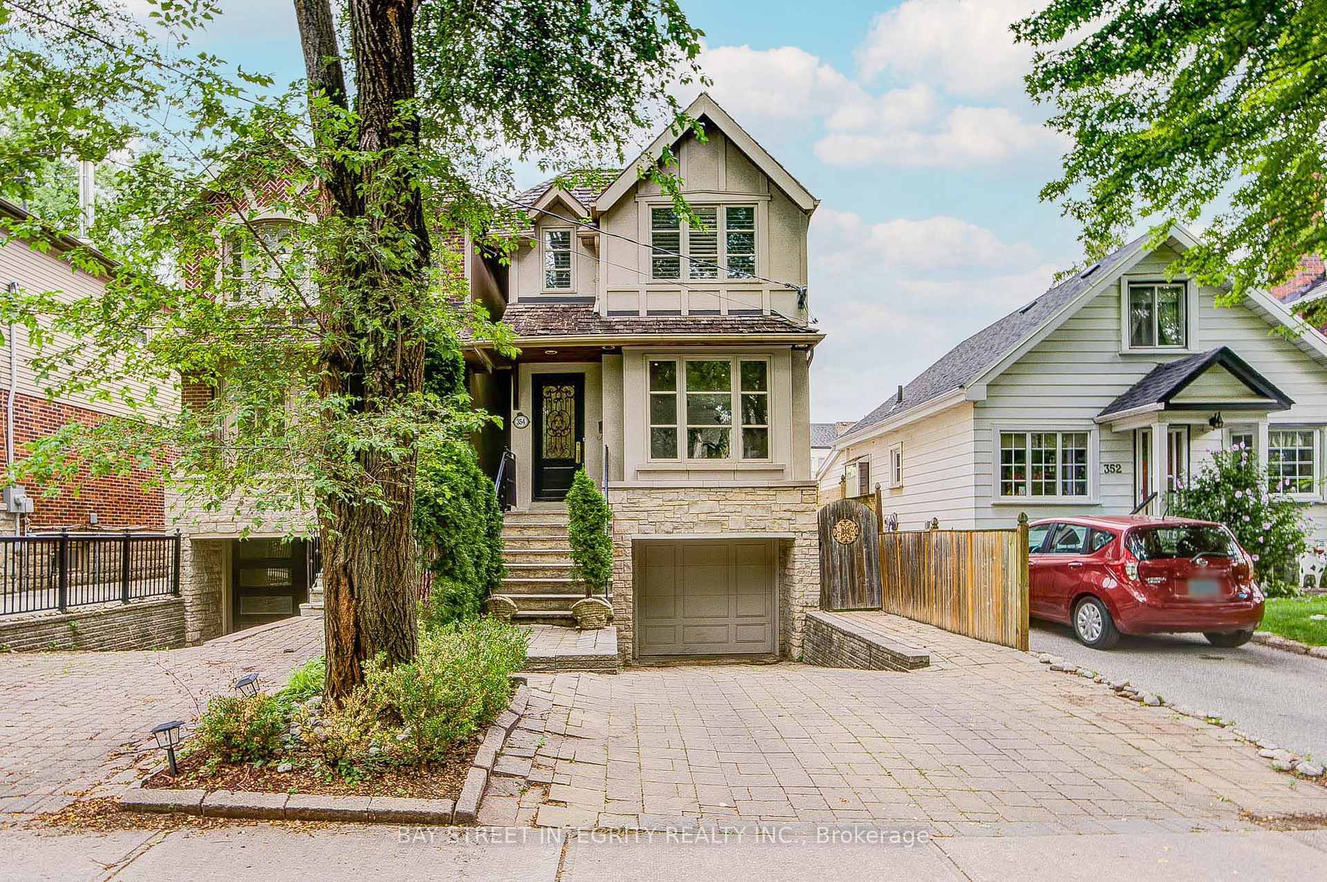 354 Old Orchard Grove, Toronto C04, ON, exterior