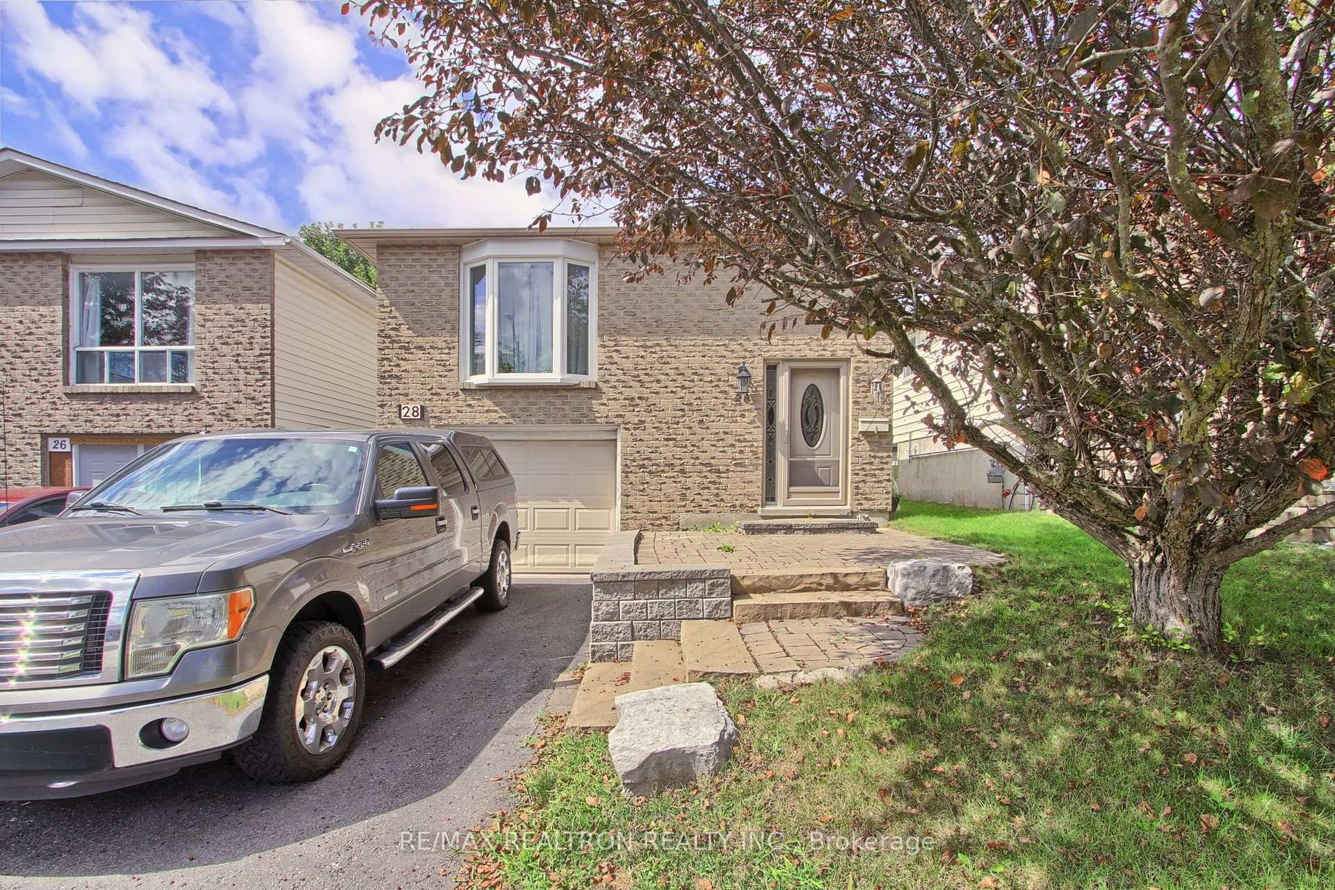 28 Longview Drive, Bradford West Gwillimbury, ON, exterior