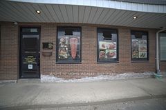 112 - 2465 Cawthra Road, Mississauga, ON, exterior