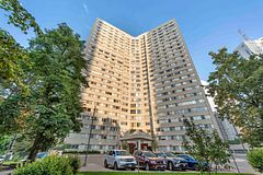 202 - 3700 Kaneff Crescent N, Mississauga, ON, exterior