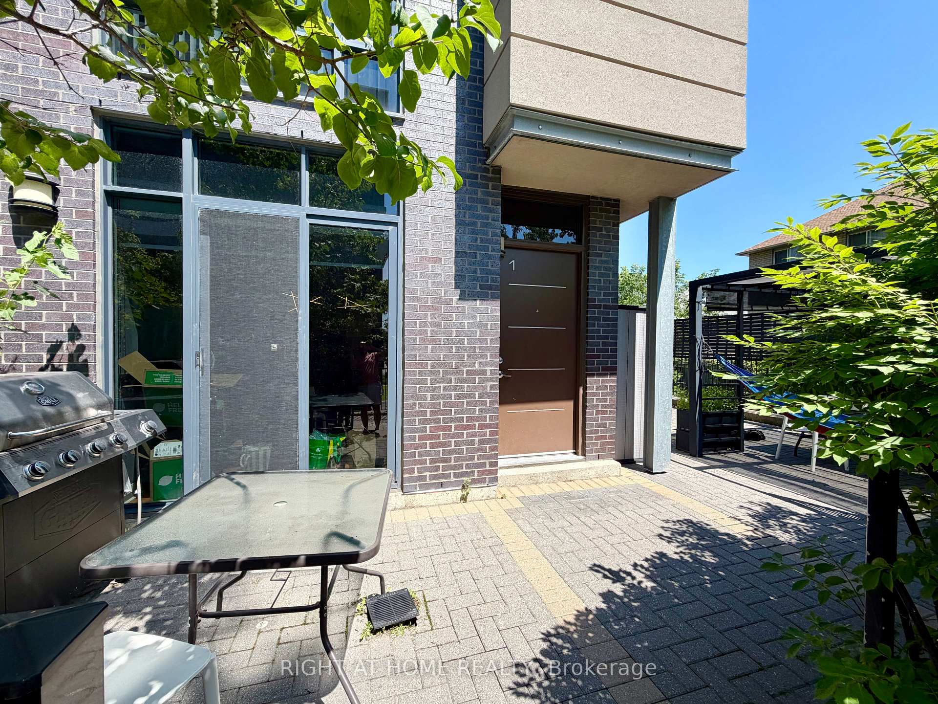 15 - 1 Valhalla Inn Road, Toronto W08, ON, exterior