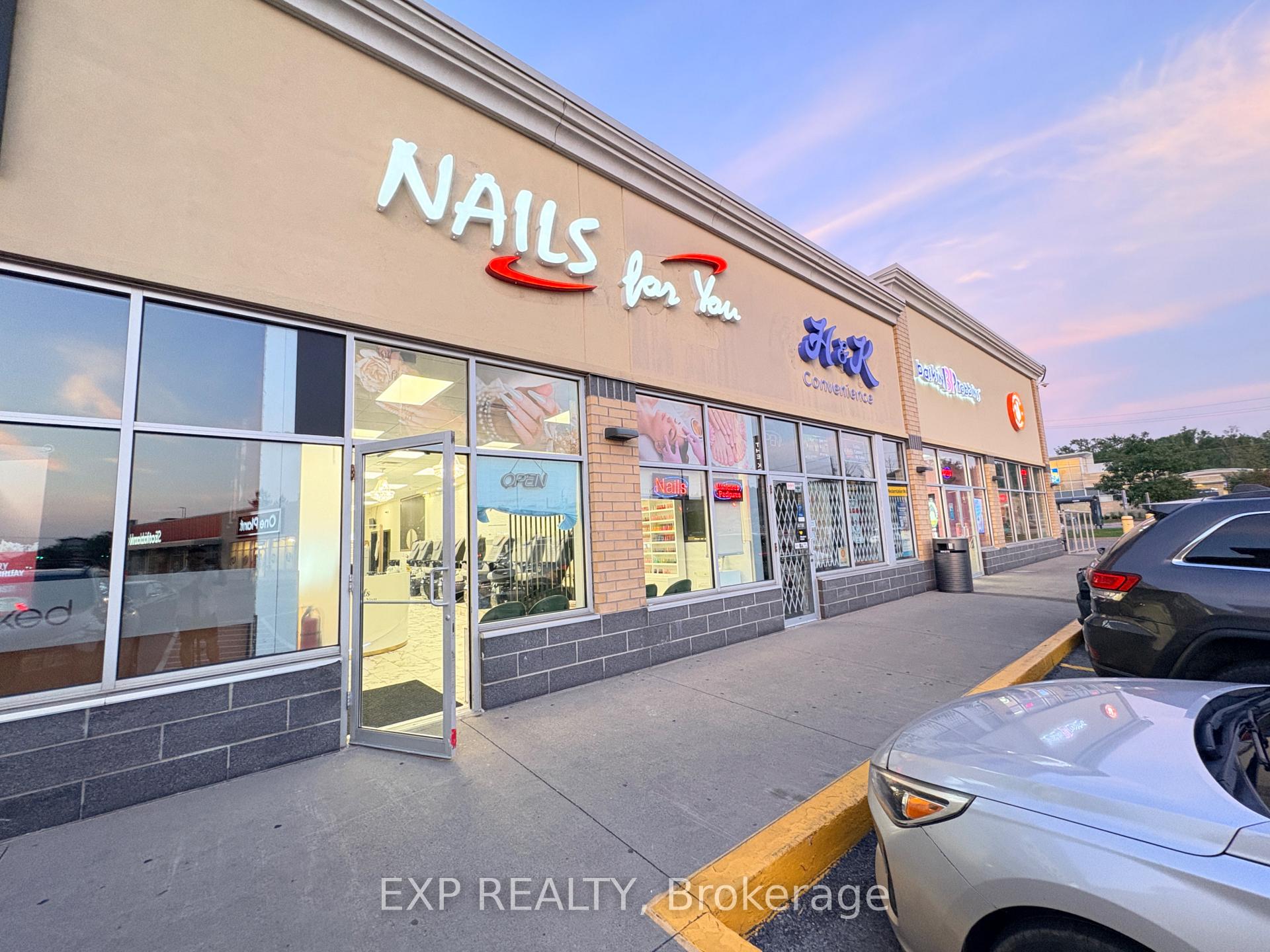 #310 - 343,310 Glendale Avenue, St. Catharines, ON, exterior