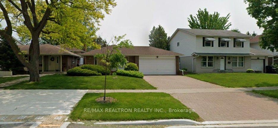 831 Huntingwood Drive, Toronto E05, ON, exterior