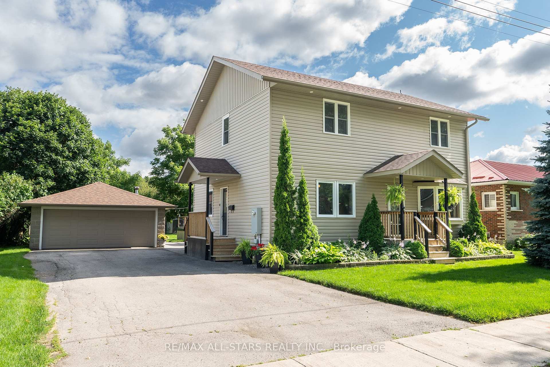 11 Perry Street, Kawartha Lakes, ON, exterior