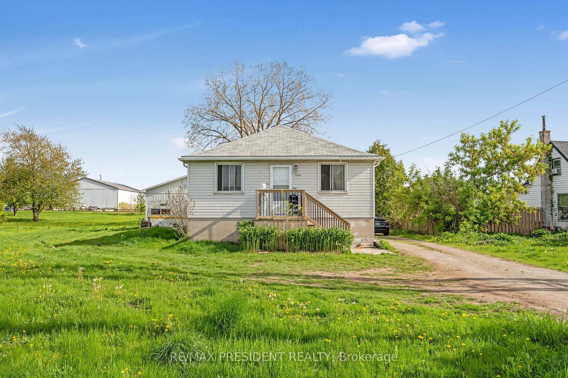 1224 Parkinson Road, Woodstock, ON, exterior