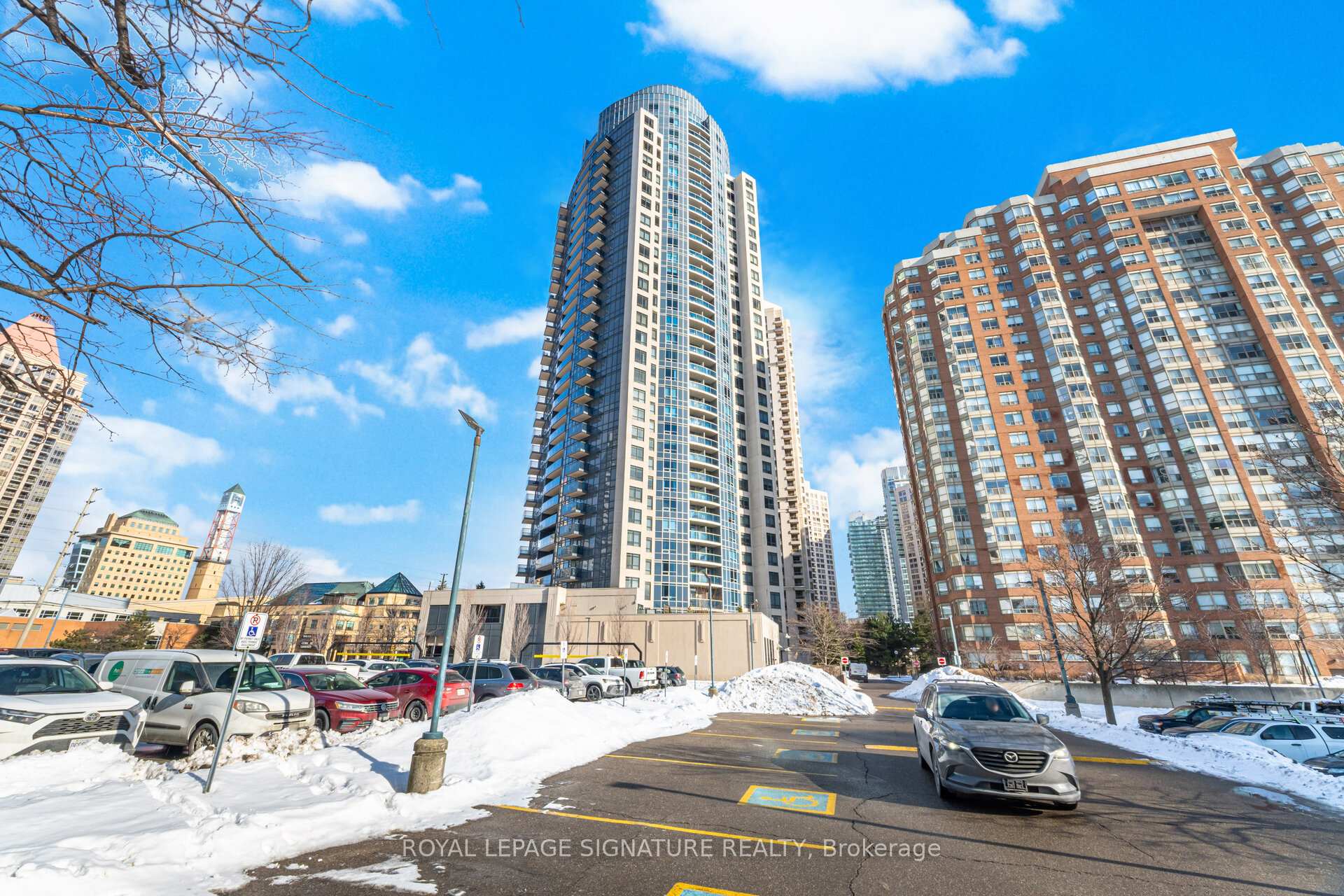 1402 - 330 Burnhamthorpe Road W, Mississauga, ON, exterior
