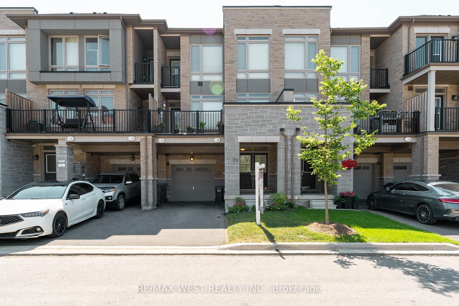 29 Arrowview Drive, Brampton, ON, exterior
