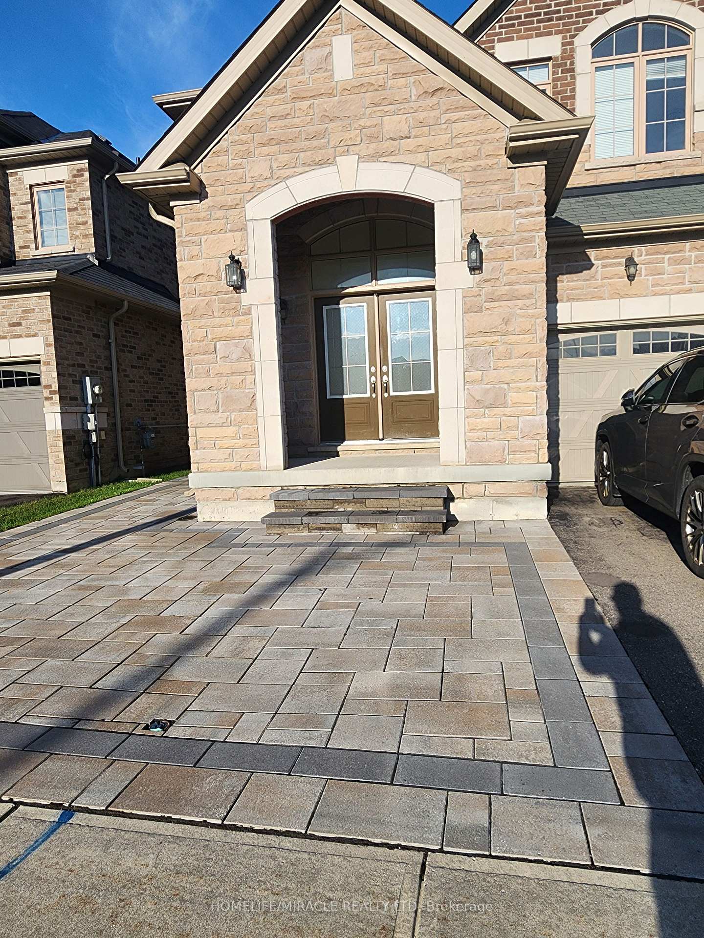 1607 Emberton Way, Innisfil, ON, exterior