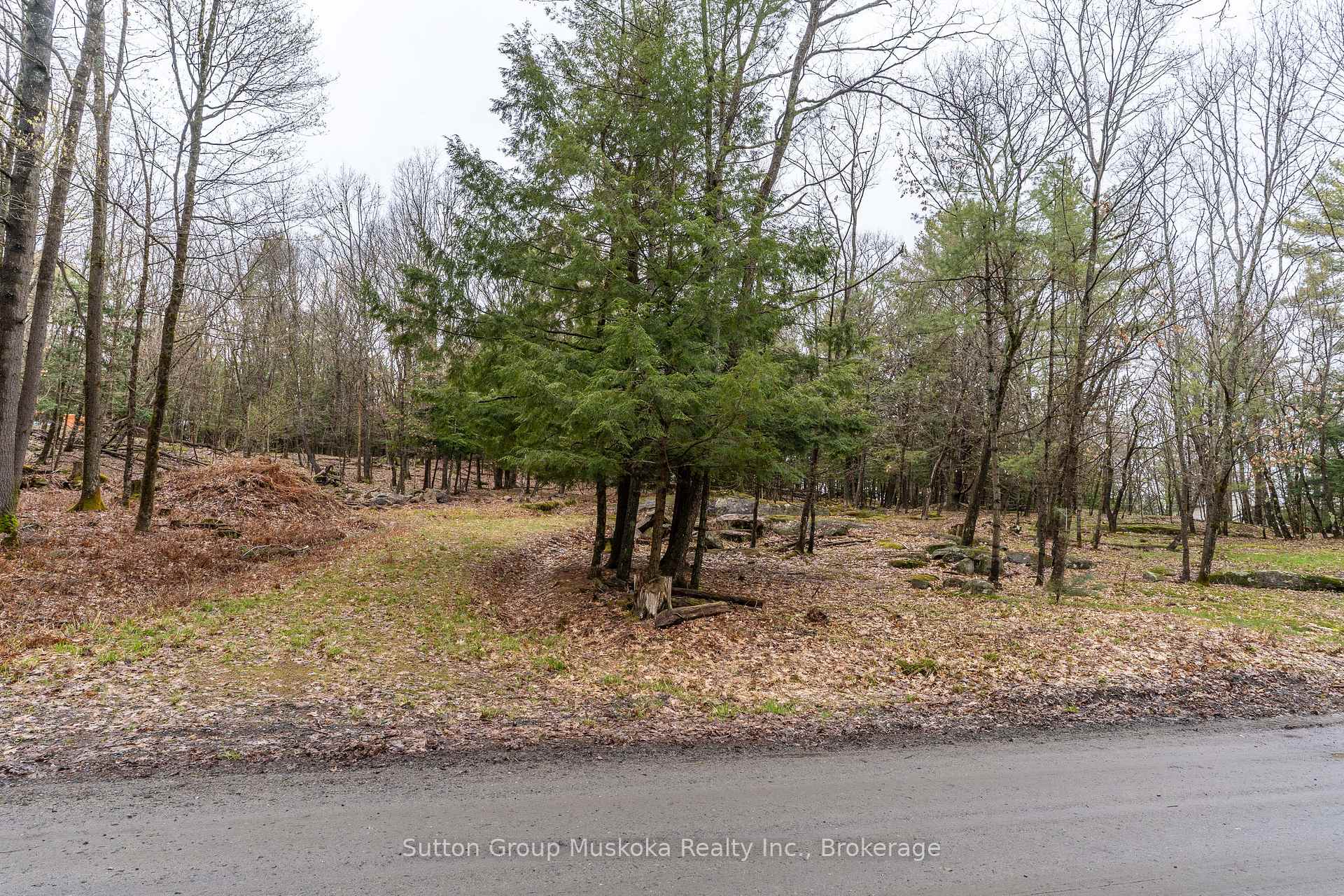 70 Village Hill Road, Huntsville, ON, exterior