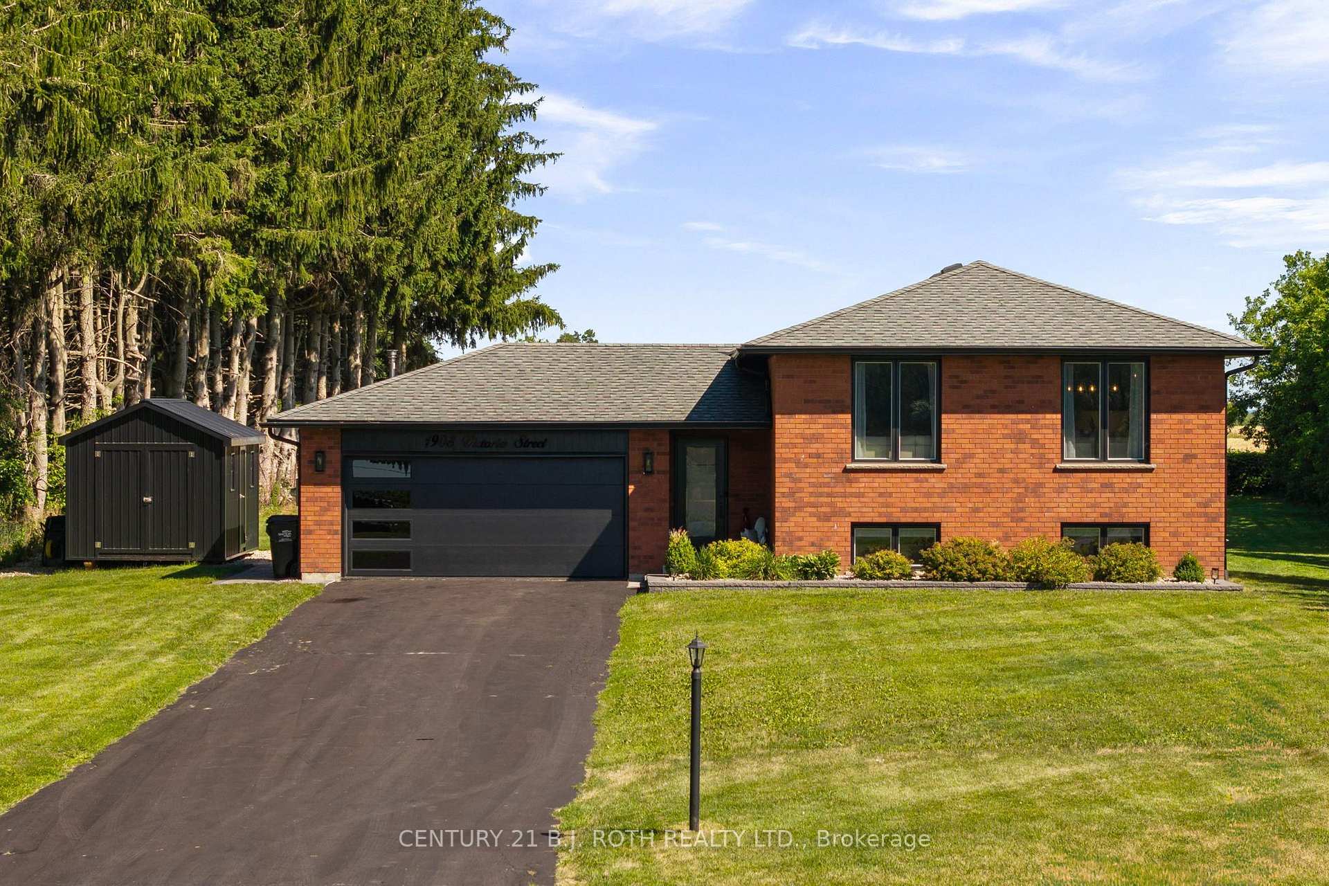 1908 10th Line, Innisfil, ON, exterior
