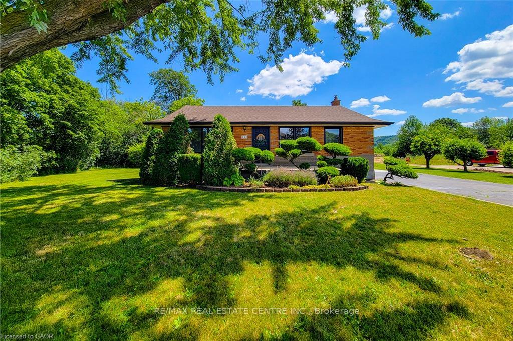 220 Winona Road, Hamilton, ON, exterior