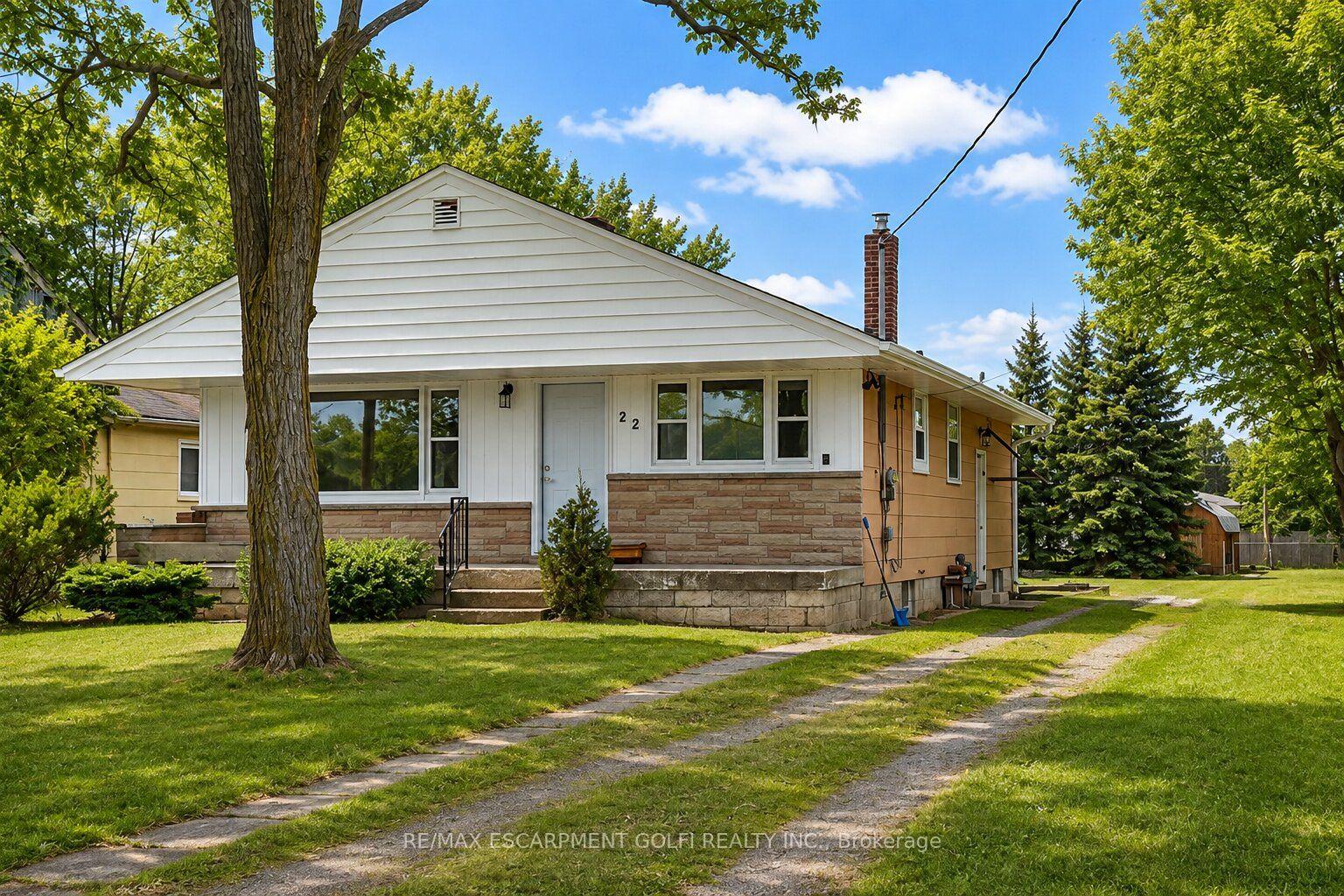 22 Kelson Avenue S, Grimsby, ON, exterior