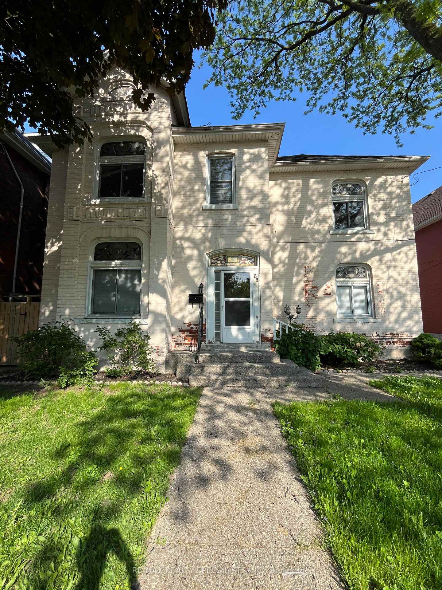 LOWER - 68 EAST Avenue N, Hamilton, ON, exterior