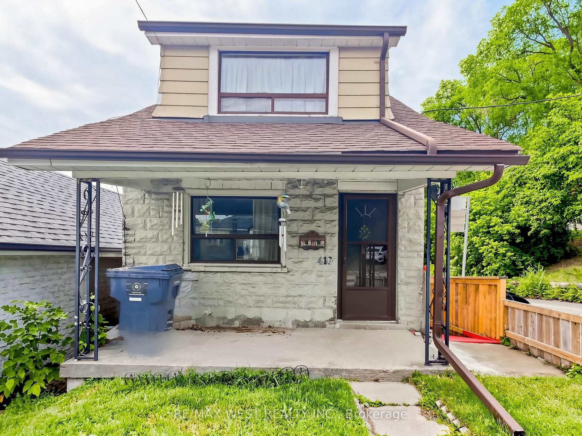 410 Silverthorn Avenue, Toronto W03, ON, exterior