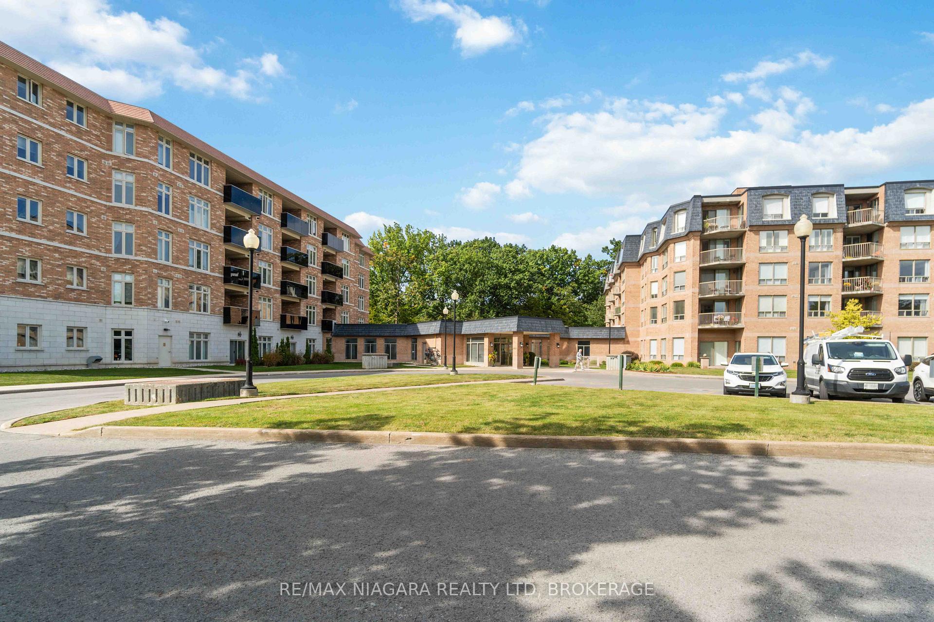 132 - 8111 FOREST GLEN Drive, Niagara Falls, ON, exterior