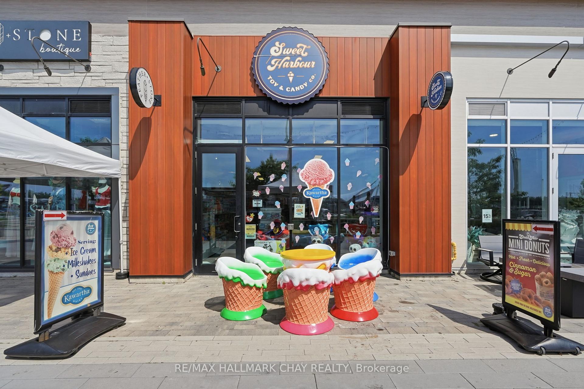 R25 - 301 Sunseeker Avenue, Innisfil, ON, exterior