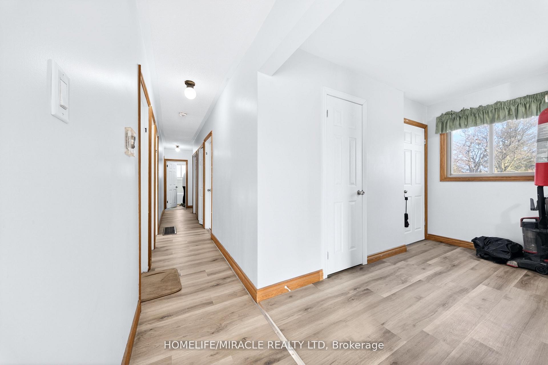 100 West 3rd Street, Hamilton, ON, exterior