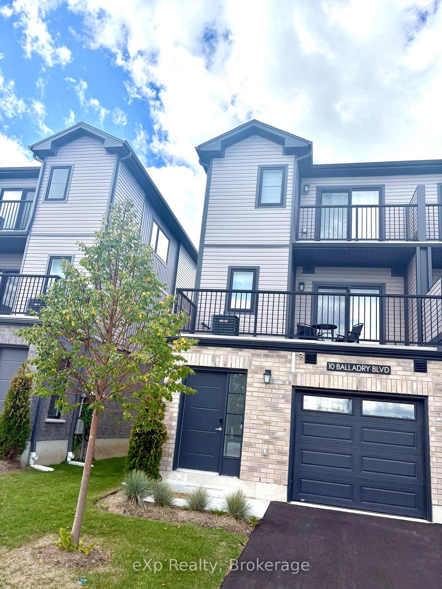 10 Balladry Boulevard, Stratford, ON, exterior