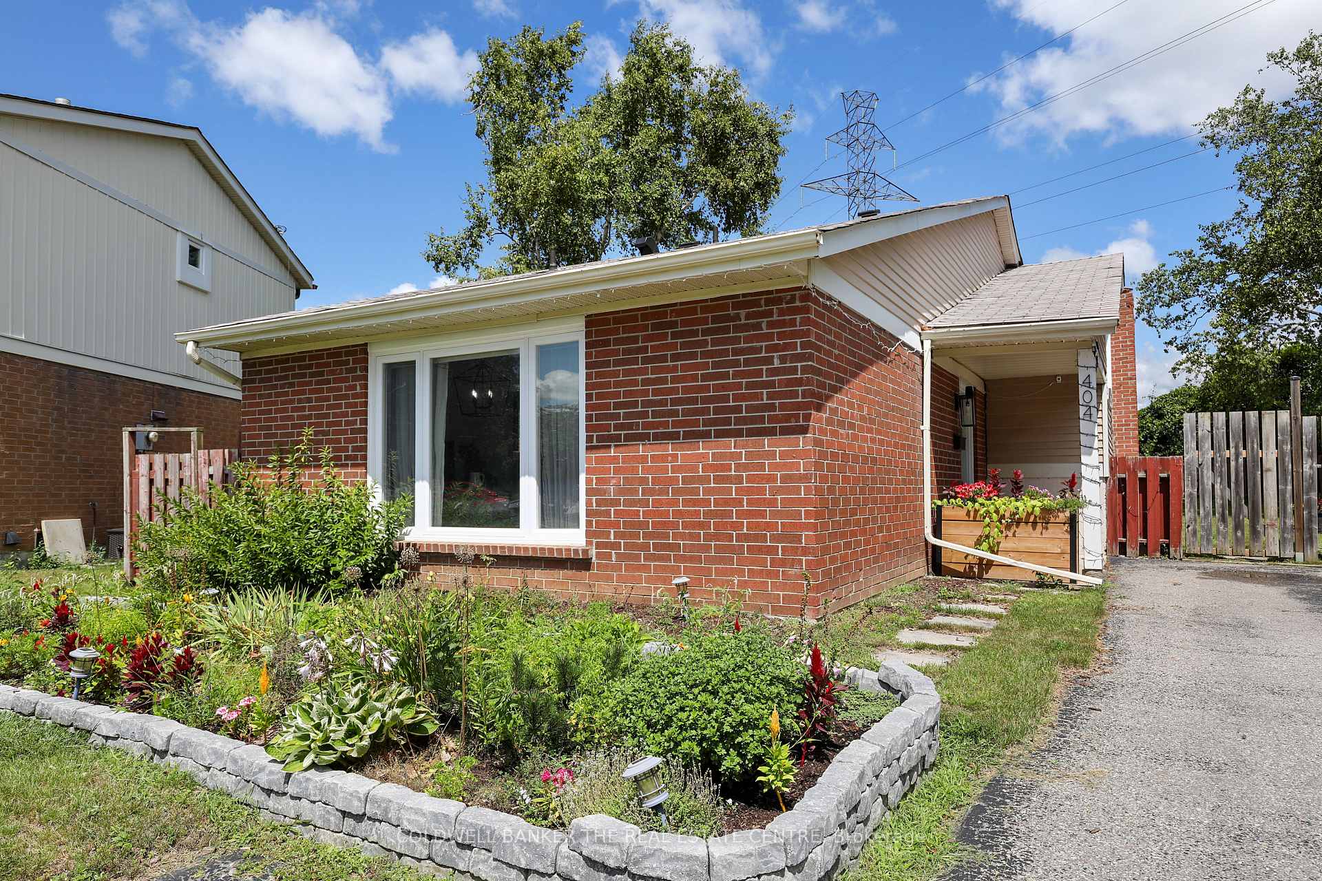 404 Burnley Court, Oshawa, ON, exterior