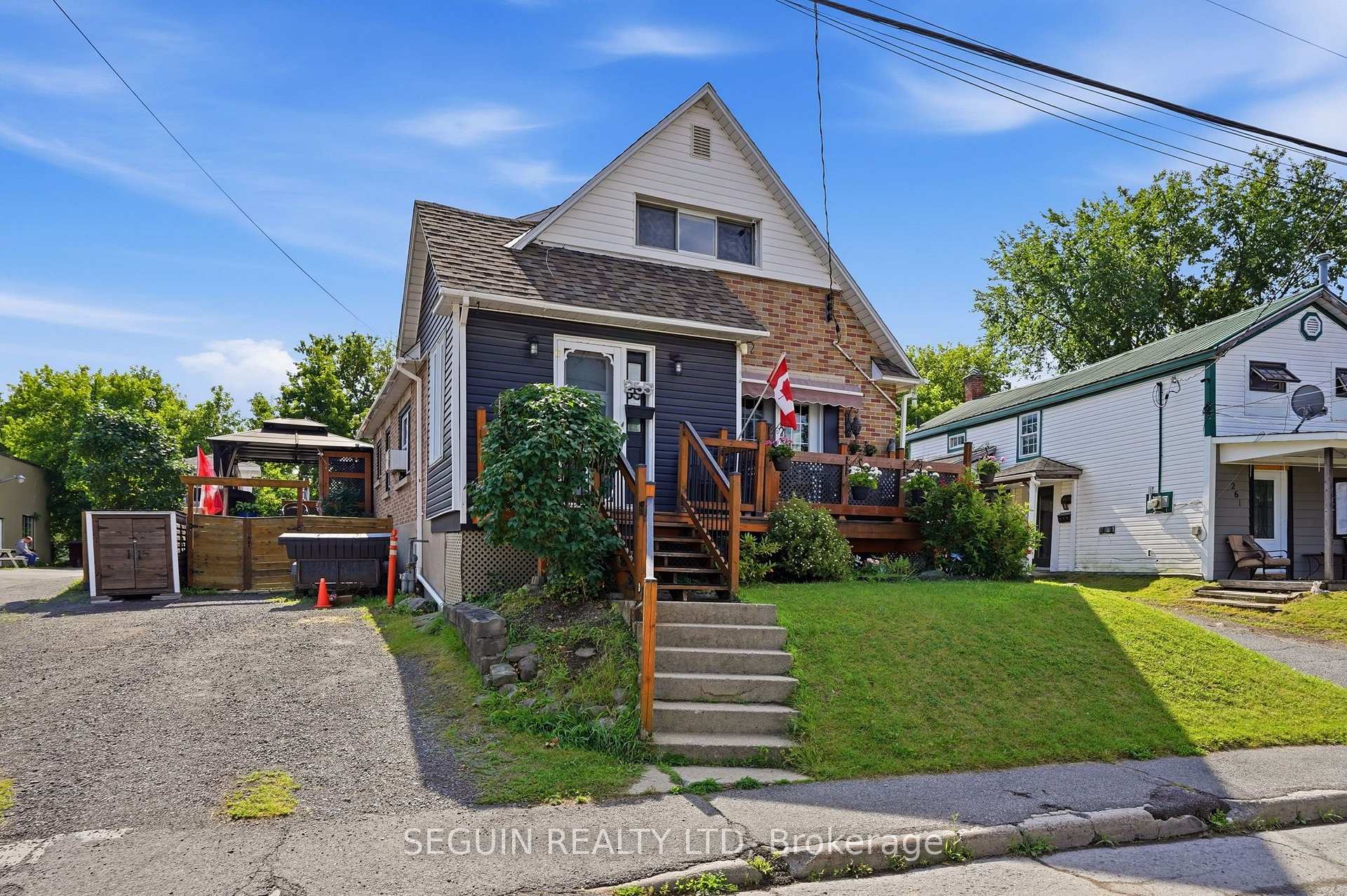 255 Hampden Street, Hawkesbury, ON, exterior