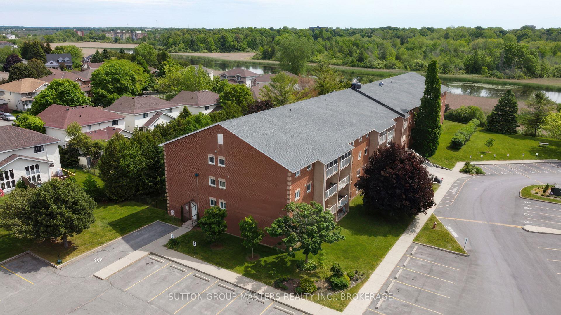 114 - 580 Armstrong Road, Kingston, ON, exterior