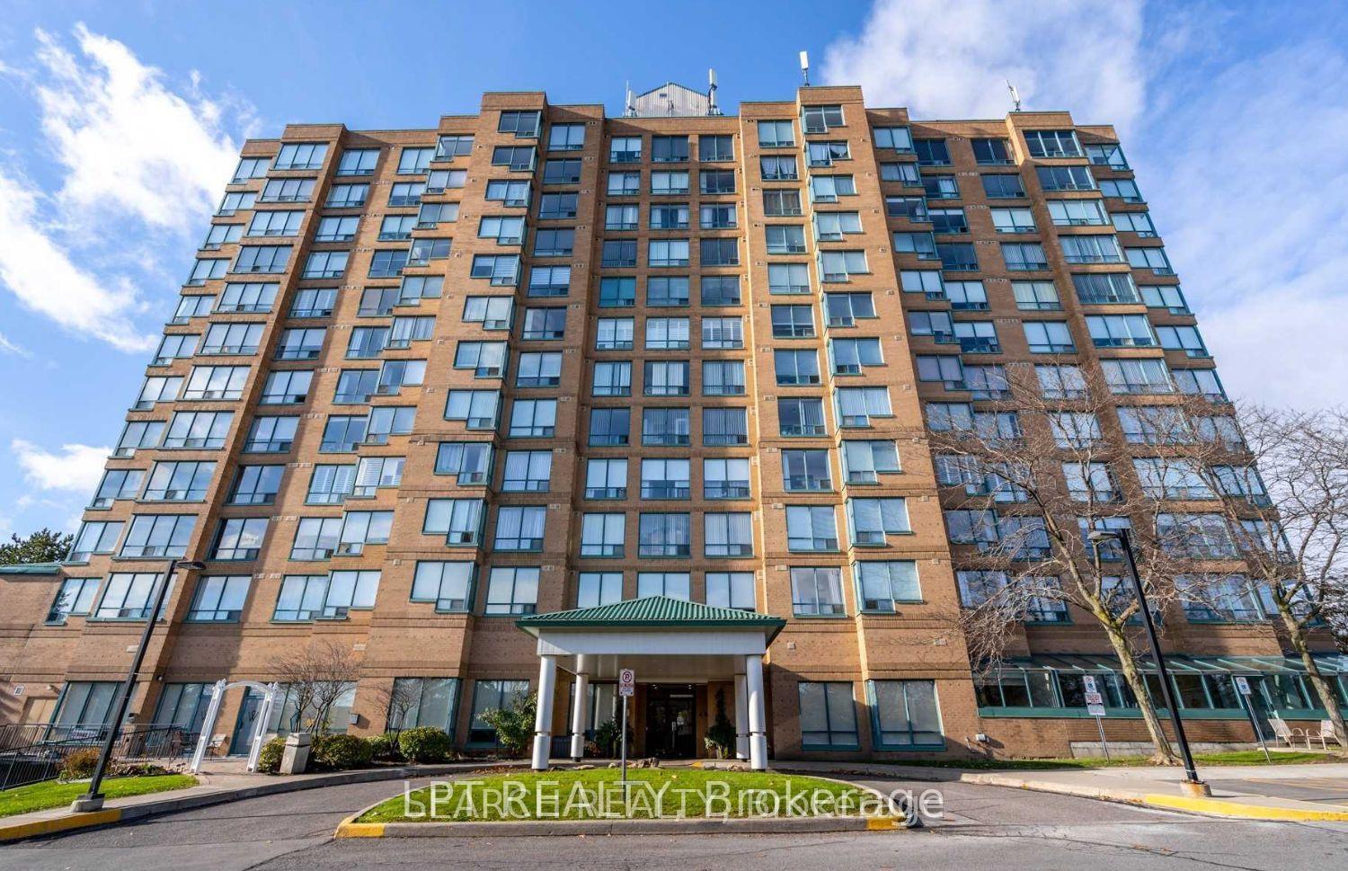 505 - 711 Rossland Road E, Whitby, ON, exterior