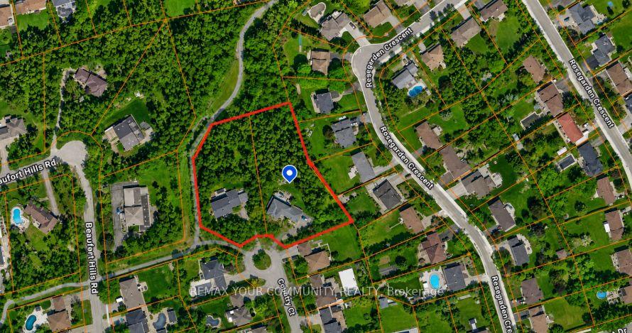 10 Country Court, Richmond Hill, ON, exterior