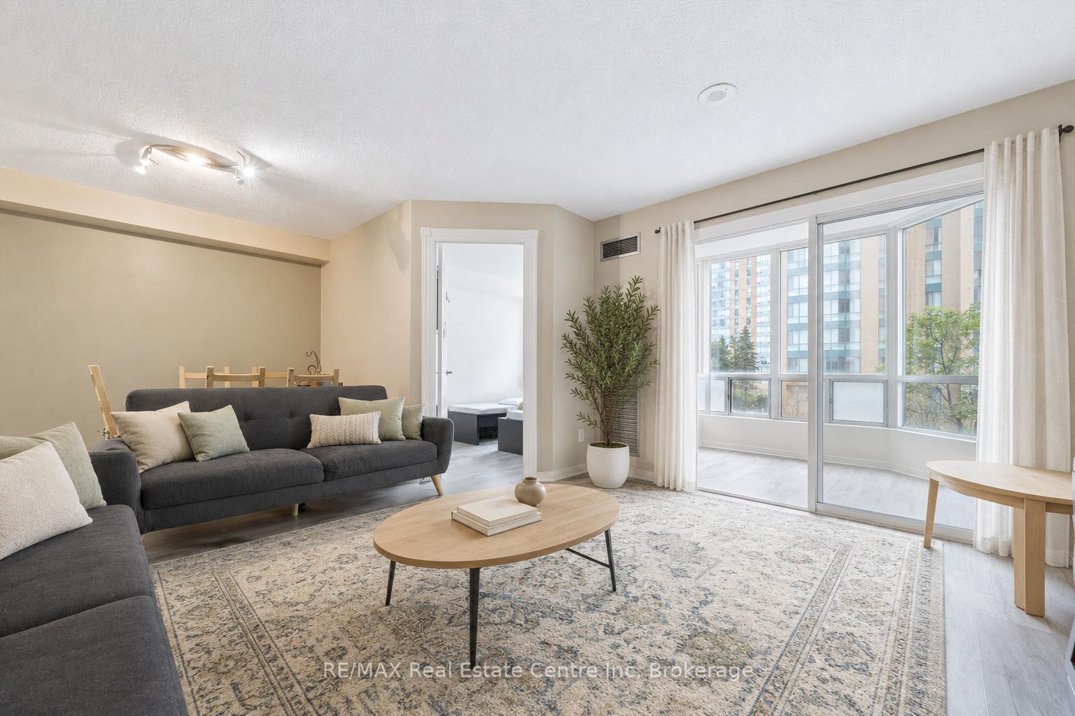 302 - 155 HILLCREST Avenue, Mississauga, ON, exterior