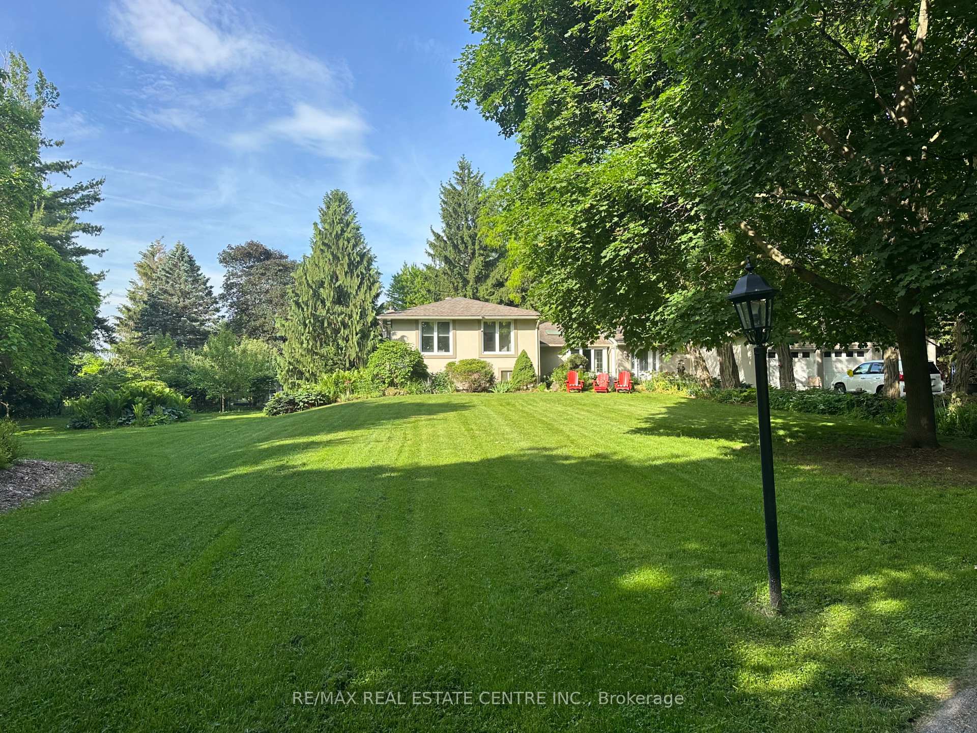 5590 Blind Line, Burlington, ON, exterior