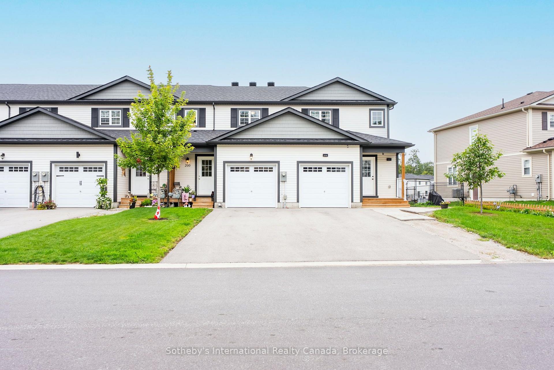 200 Daffodil Court, Gravenhurst, ON, exterior