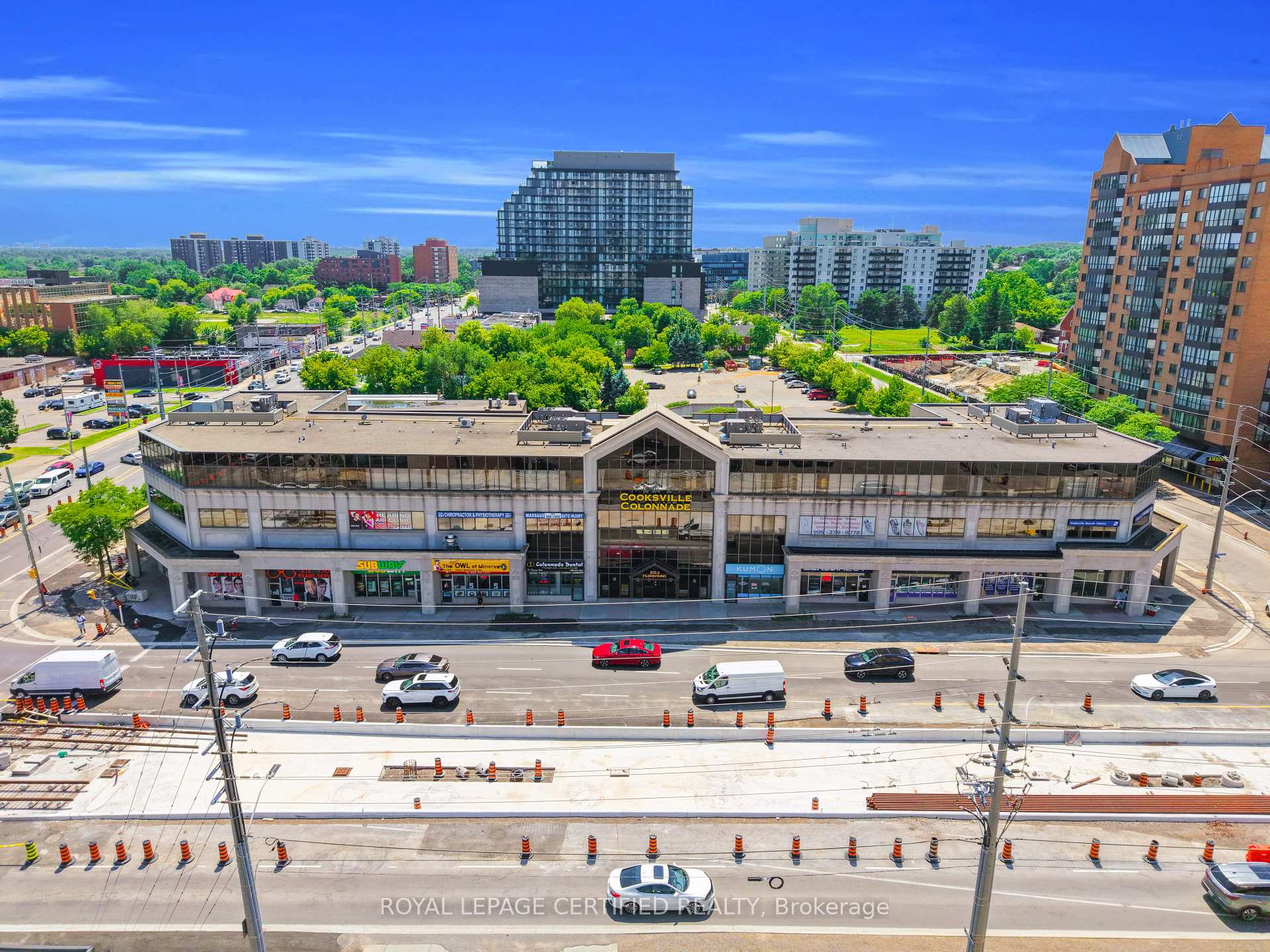 304 - 3024 Hurontario Street, Mississauga, ON, exterior