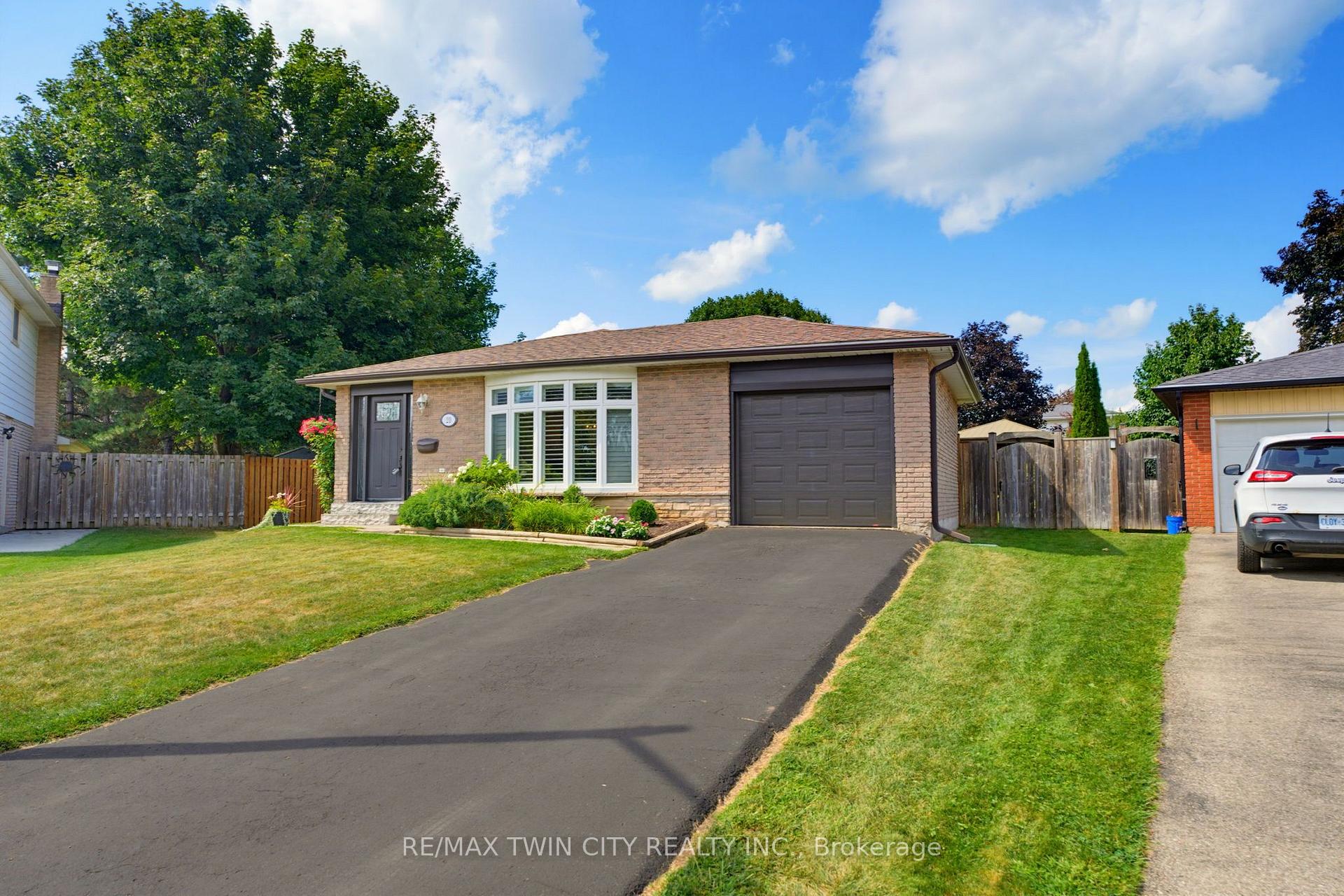 20 Clover Court, Brant, ON, exterior